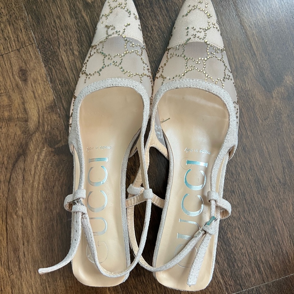 Gucci Nude Heels with Silver Accents - Picture 4 of 15